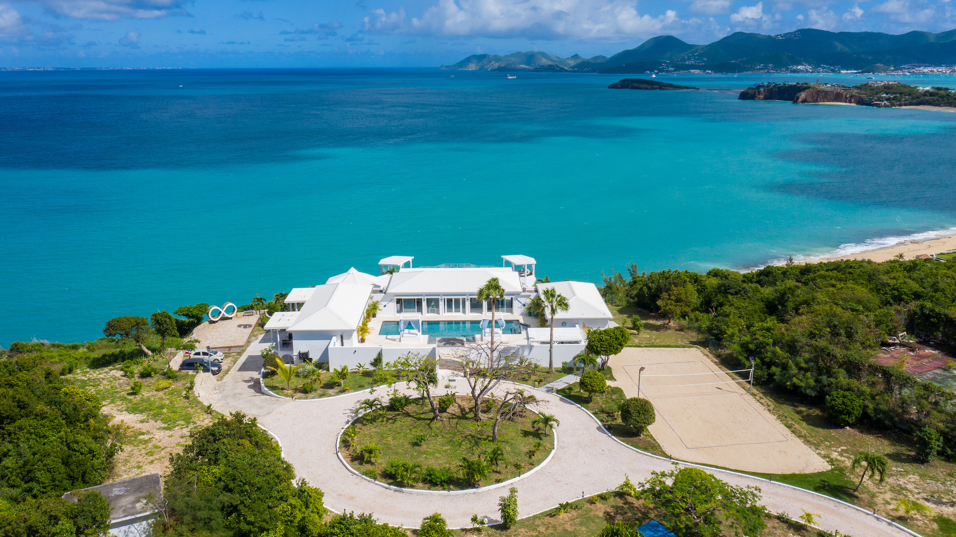 Villa Infinity Blue